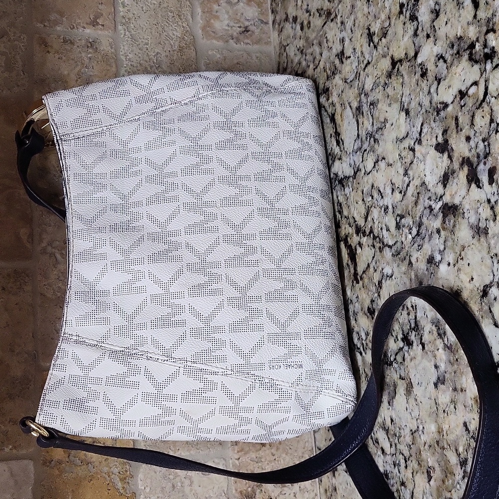 Michael Kors Crossbody